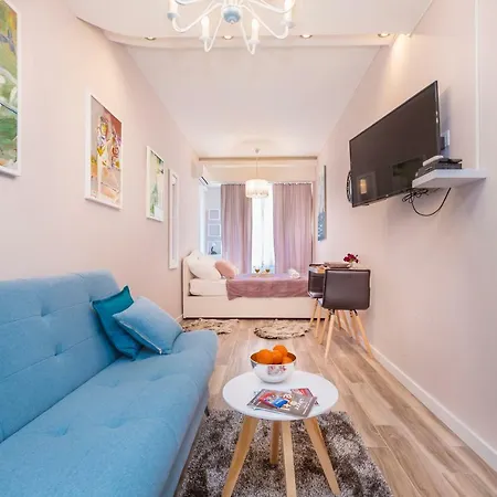 Apartment Summer Romance *