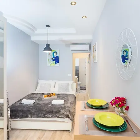 Apartment Summer Romance *